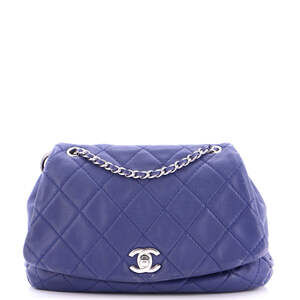 Chanel Cc Curvy Flap Bag Quilted #240536C32B